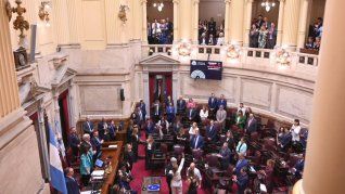 Los nuevos senadores prestaron juramento este viernes. Los nuevos senadores prestaron juramento este viernes.