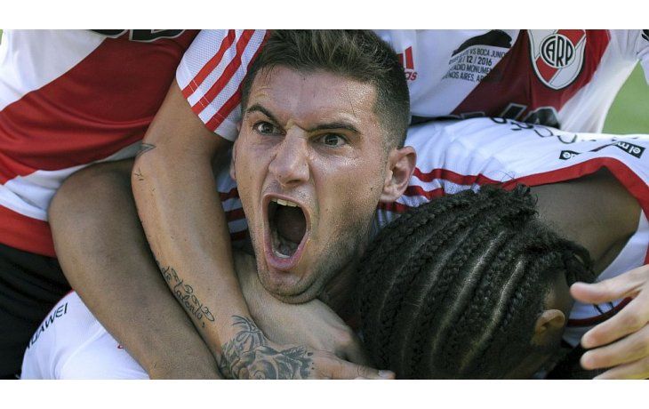 Alario se va al fútbol alemán.