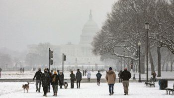 FRÍO Y EMERGENCIA. Las bajas temperaturas y tormentas de nieve azotan a gran parte del país, lo que ha agravado la crisis de empleo, ya sacudido por la pandemia.&nbsp; 
