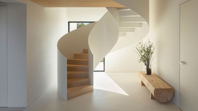 El microcemento gana terreno en casas y departamentos por su estilo minimalista y su mantenimiento mucho más simple.