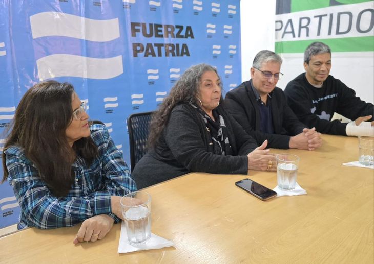  La flamante presidenta del Partido Justicialista de Neuquén, María Elena Paladino, encabezó el acto de constitución de Fuerza Patria.