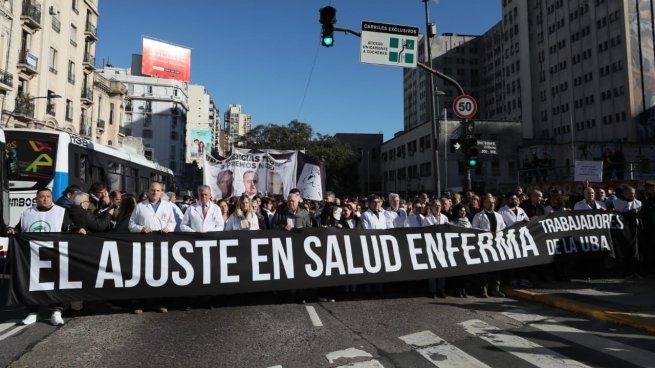 Desde el rectorado de la UBA sostuvieron que a los hospitales universitarios se le otorgó 0% de aumento en más de un año.