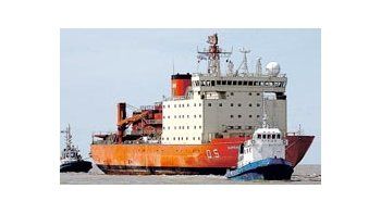 ámbito.com | La salida de escena del rompehielos Almirante Irízar abrió un negocio para las naves rusas que pueden operar en la Antártida que va en crecimiento. Este año el país gastó más de $ 50 millones en alquilar dos buques de ese país.