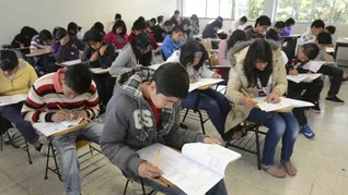 Suspenden clases en miles de escuelas de México. Suspenden clases en miles de escuelas de México.