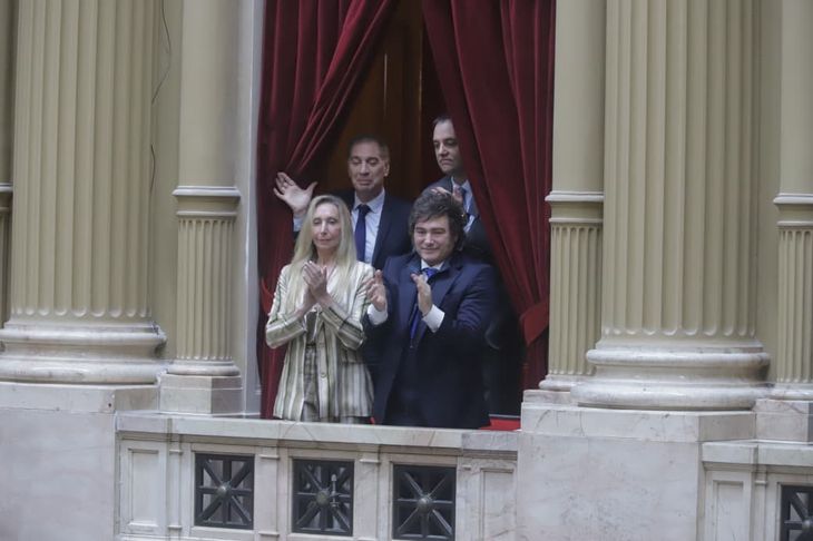 Los hermanos Milei presenciaron la jura de los 127 diputados. Los hermanos Milei presenciaron la jura de los 127 diputados.
