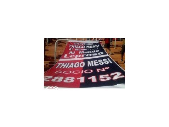La bandera que avisa que Thiago Messi ya es socio de Newell´s. (Foto gentileza: @LeoMessifanclub).