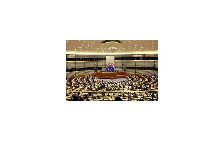 El Parlamento Europeo aprobó la supervisión de los presupuestos por parte de la Comisión Europea.