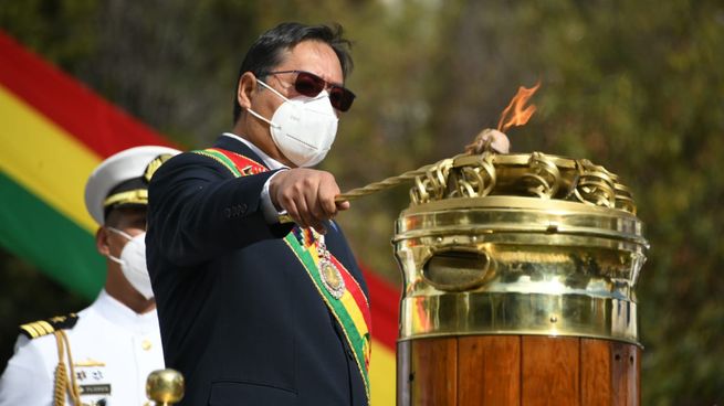 El presidente de Bolivia, Luis Arce, participa del acto por el Día del Mar.