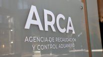 La recaudación de ARCA cae debido a la baja de impuestos del Gobierno.