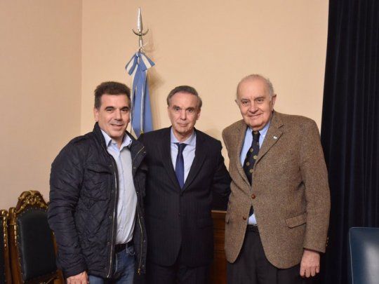 Alberto Asseff junto a Cristian Ritondo y Miguel Ángel Pichetto.