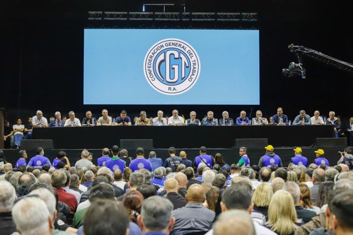 La convocatoria de la CGT para pactar medidas contra la reforma laboral de Javier Milei.