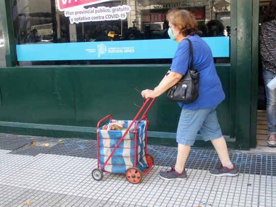 Beneficios Pami Cómo Obtener Los Descuentos En Cines Supermercados Y Farmacias 4241