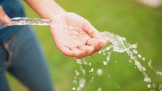 Este invento que potabiliza el agua en cuestión de minutos. Este invento que potabiliza el agua en cuestión de minutos.