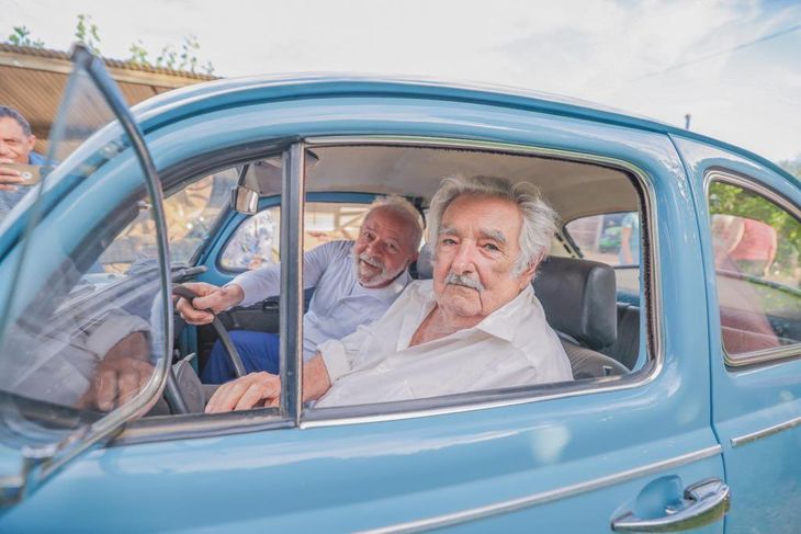 Lula compartió esta foto con Mujica en su cuenta de Twitter.