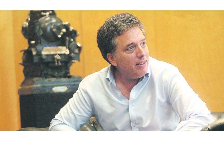 ámbito.com | CONSEJO.  Nicolás Dujovne pidió en enero al sistema financiero que analicen alternativas para cambiar el impuesto al cheque. Propusieron un cargo a los depósitos sobre la base de mayor bancarización.