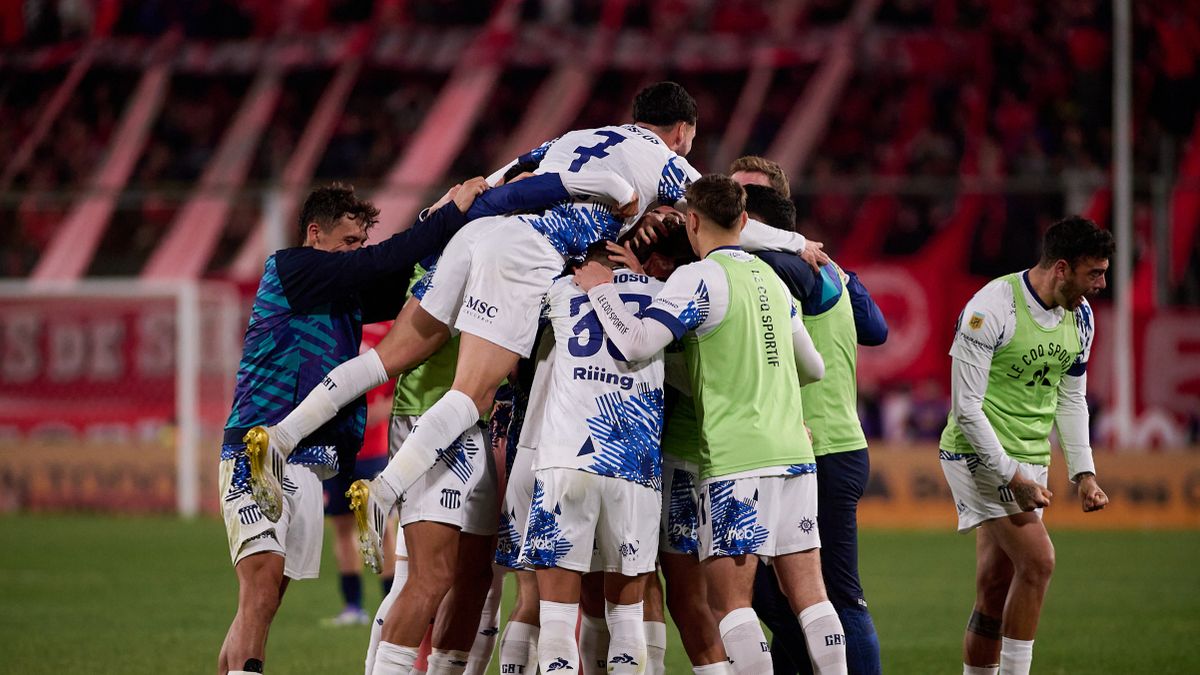 Workshops beat Independiente in Avellaneda and left the red zone