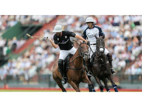 Ellerstina tuvo una remontada memorable en el final, pero fue La Dolfina quien tuvo más aplomo en el suplementario (Foto: @asocdepolo).
