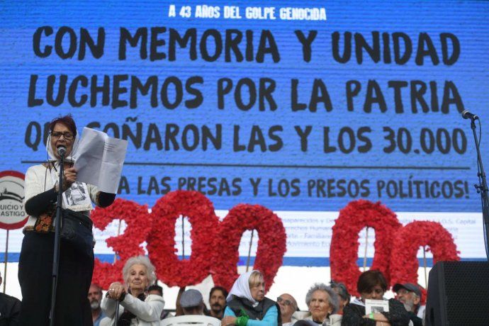 Taty Almeida fue una de las oradoras durante el acto que dio cierre a la movilización.