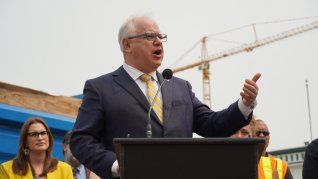 Walz es gobernador de Minnesota desde el año 2018, tras una reelección en 2022.