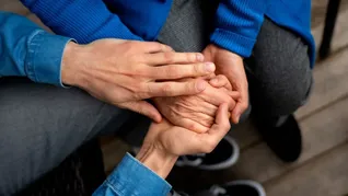 La pensión por fallecimiento garantiza ingresos a familiares directos del titular. La pensión por fallecimiento garantiza ingresos a familiares directos del titular.