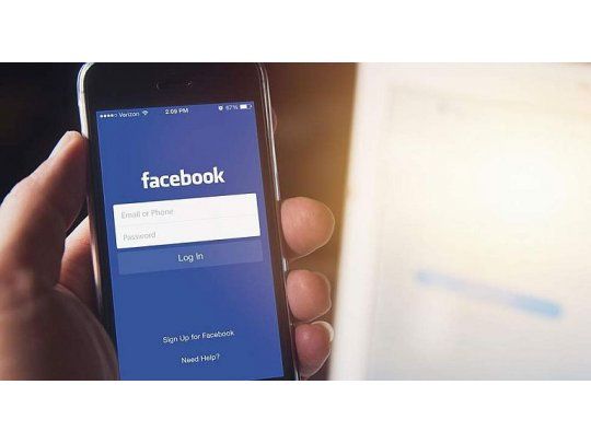 Herencia digital: autorizan a padres a acceder a la cuenta de Facebook de su hija fallecida