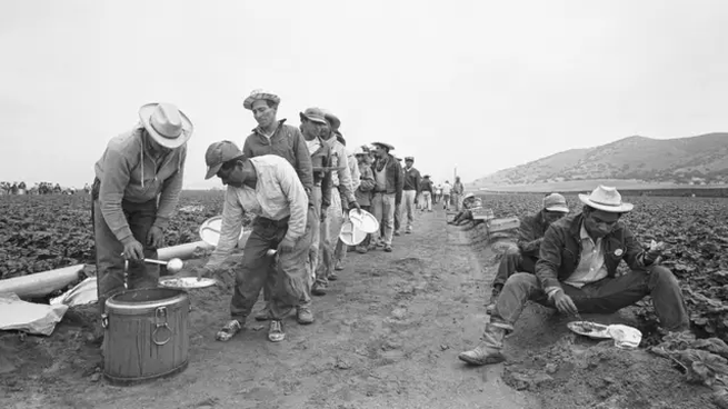 En 1942, se inició el Programa Bracero, con el apoyo del embajador estadounidense George Messersmith. 
