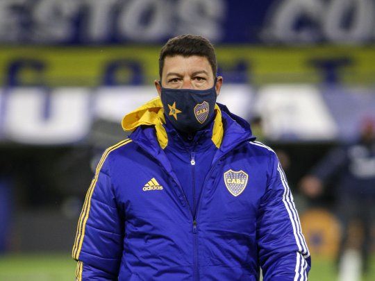 Sebastián Battaglia no fue al entrenamiento de Boca por tener síntomas compatibles con el contagio de Covid-19.