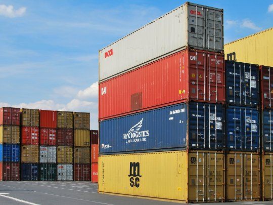 Las exportaciones se derrumbaron casi 35% en diciembre.