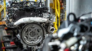 La industria atraviesa una profunda crisis. La industria atraviesa una profunda crisis.