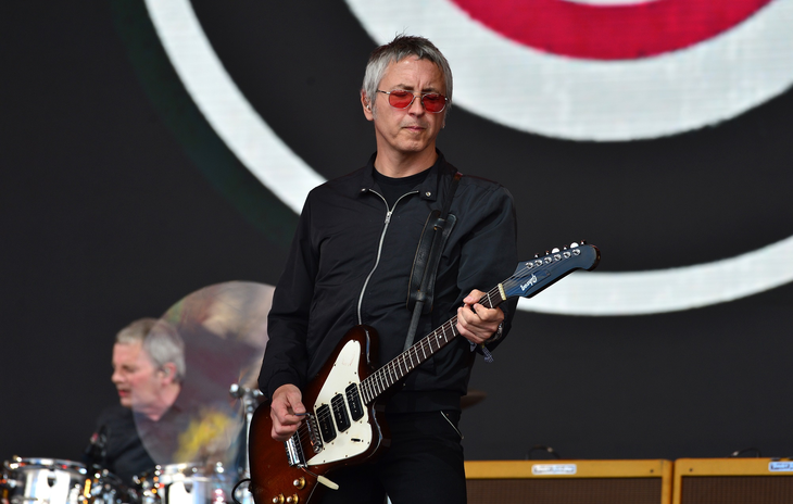 Gem Archer was the guitarist for Oasis between 1999 and 2009. He then took part in musical projects with Liam and recently with Noel. Gem Archer was the guitarist for Oasis between 1999 and 2009. He then took part in musical projects with Liam and recently with Noel.