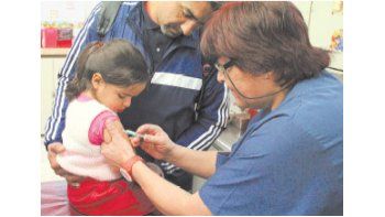 En Santa Fe el grupo en riesgo no se está vacunando contra la gripe A como debería. Intensifican la campaña.