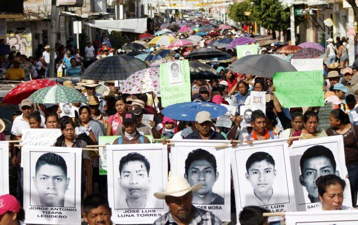 La desaparición de los 43 estudiantes de Ayotzinapa desató una conmoción social en México, en 2014.