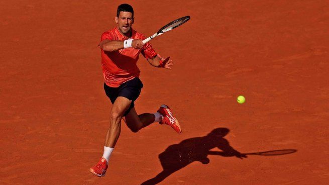 Djokovic no empezó bien, pero superó a Khachanov y está en semis de Roland Garros.
