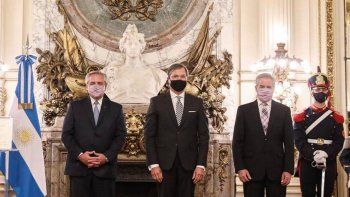 alberto y felipe sola recibieron las cartas credenciales de 18 nuevos embajadores