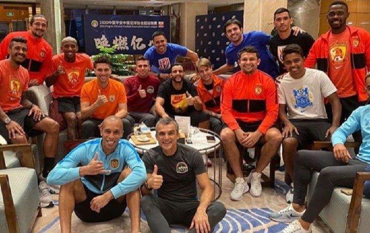 futbolistas de la liga china salen de su burbuja tras 70 dias de confinamiento
