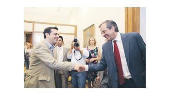 El líder de Nueva Democracia y casi seguro primer ministro, Andonis Samarás, saludó ayer a quien fue su principal rival, el joven Alexis Tsipras. Más allá de este gesto de cordialidad, el izquierdista ratificó que encarará una dura oposición.