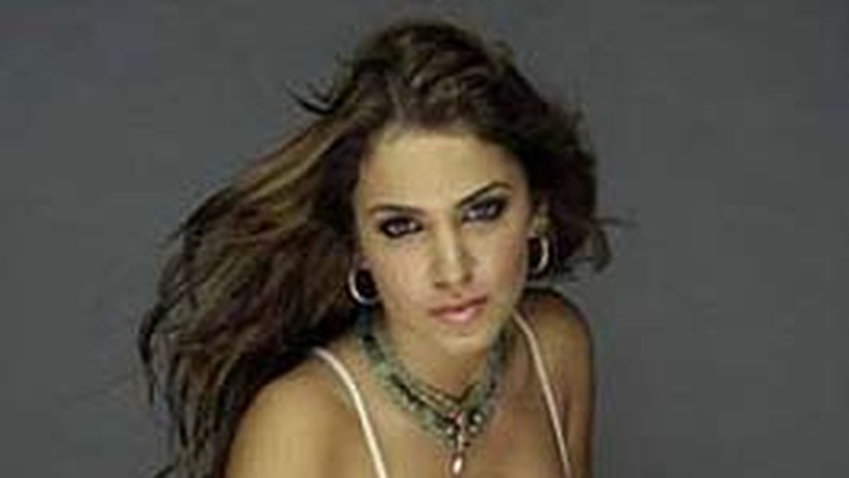 Ashley Greene demanda a quienes publicaron sus fotos desnuda