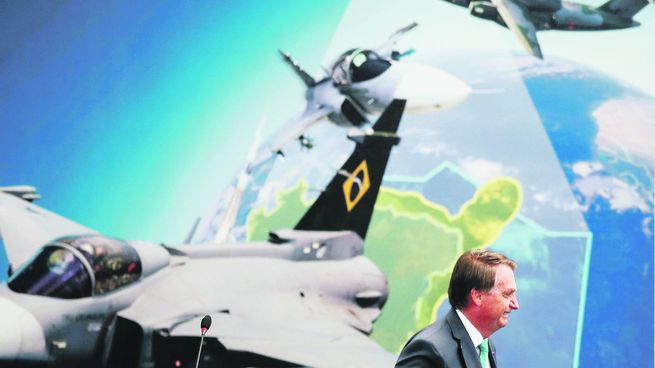 BASE PROPIA. Jair Bolsonaro se apoya cada vez más en los miembros de las fuerzas de seguridad en momentos en los que crece la inquietud en Brasil por la esperada participación de policías en las marchas oficialistas del próximo martes.