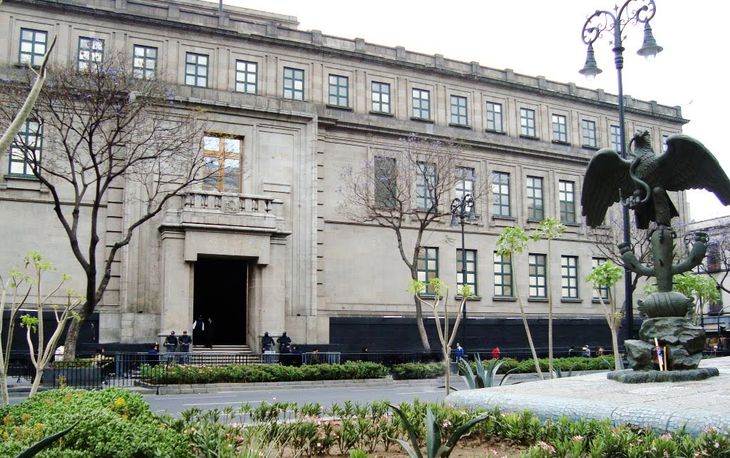 Se instala la Suprema Corte de Justicia de la Nación en 1825. Se instala la Suprema Corte de Justicia de la Nación en 1825.