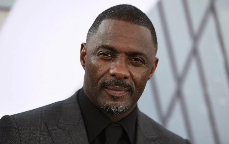 Idris Elba será reconocido por el rey Carlos.