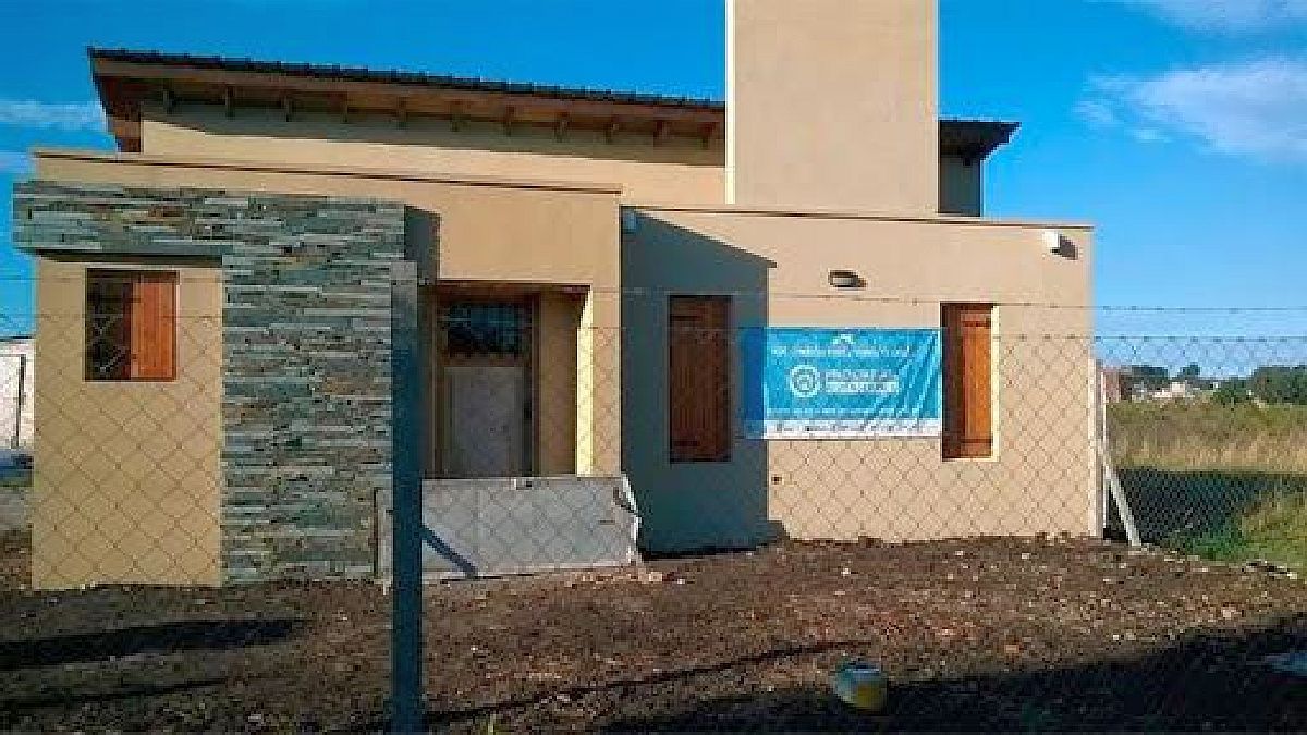 The government officialized the dissolution of two fiduciary funds for housing and science