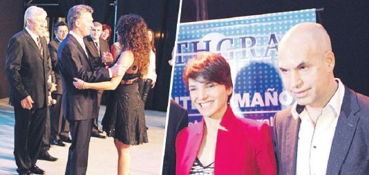 Mauricio Macri y Patricia Sosa (cantó esa noche) ante 25 mil gastronómicos invitados por el macrista de la familia, Dante Camaño, en La Rural. Horacio Rodríguez Larreta y Bárbara Diez, que no organizó la cena.