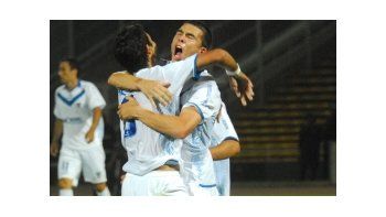 El festejo de gol del equipo de Liniers.