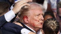 Donald Trump es retirado del acto en Pensilvania.