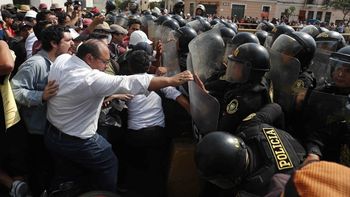 Más de 200 detenidos en la Universidad de Lima, en un hecho inédito.