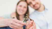 Compradores con llave en mano tras cerrar la operación: en el primer semestre de 2025, los 2 y 3 ambientes concentraron el 60% de las ventas en CABA