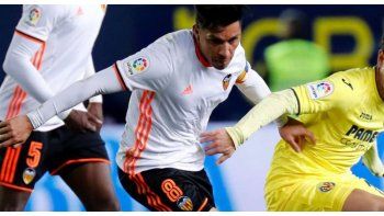 Enzo Pérez quiere jugar en River, pero Valencia quiere venderlo en Europa.