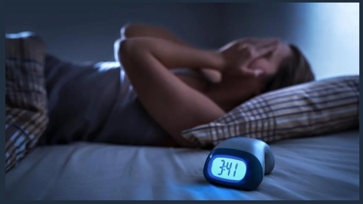 If the insomnia becomes frequent, it is advisable to consult with a professional.