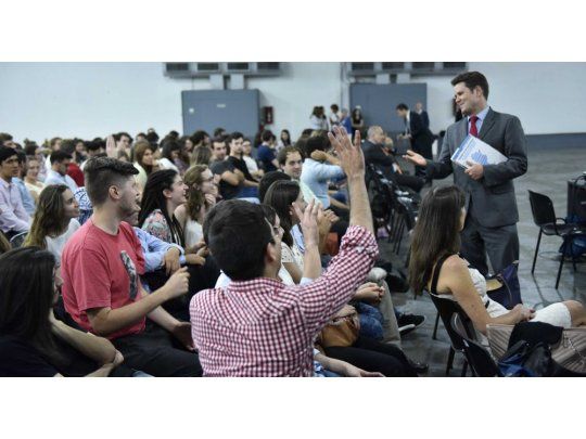 Estudiantes universitarios viajarán a EEUU becados por el Estado