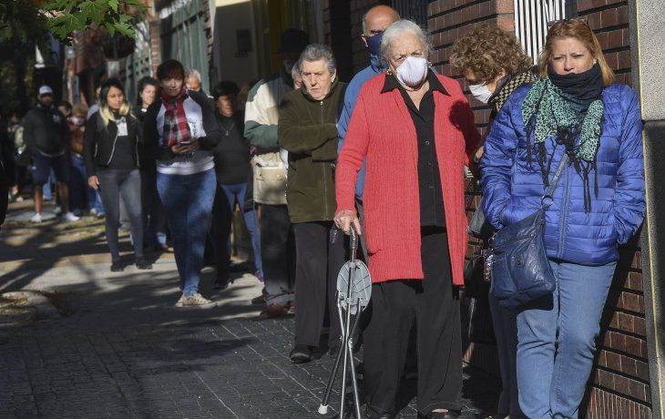 jubilaciones: cuestiona un fallo aumentos por decreto